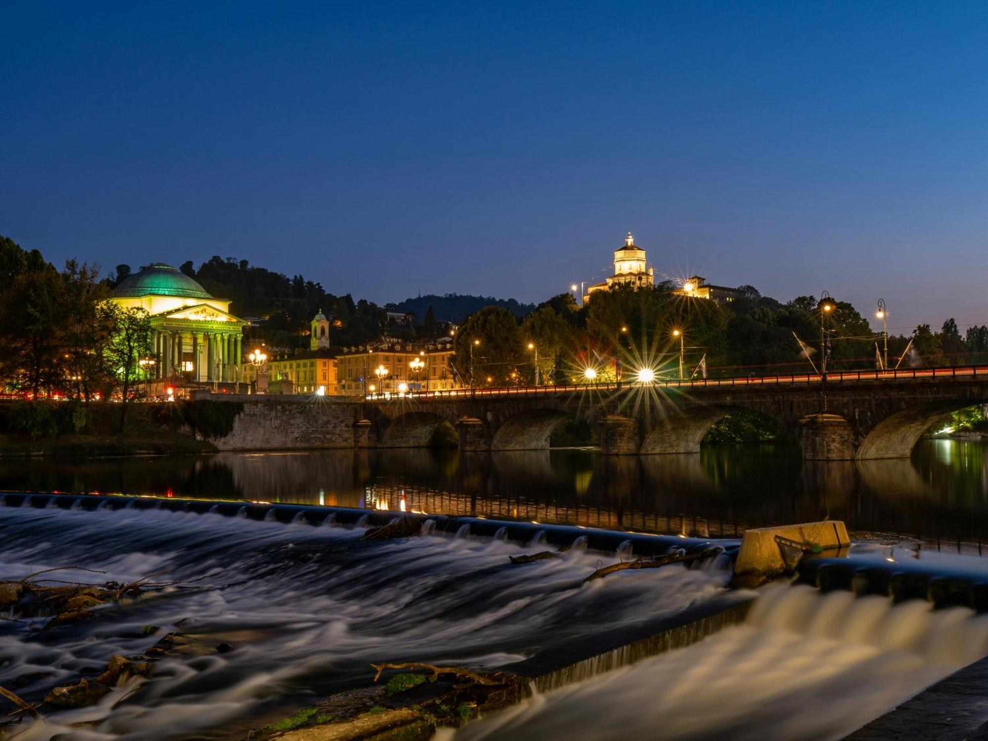Dimora Del Bonsignore Turin Bagian luar foto