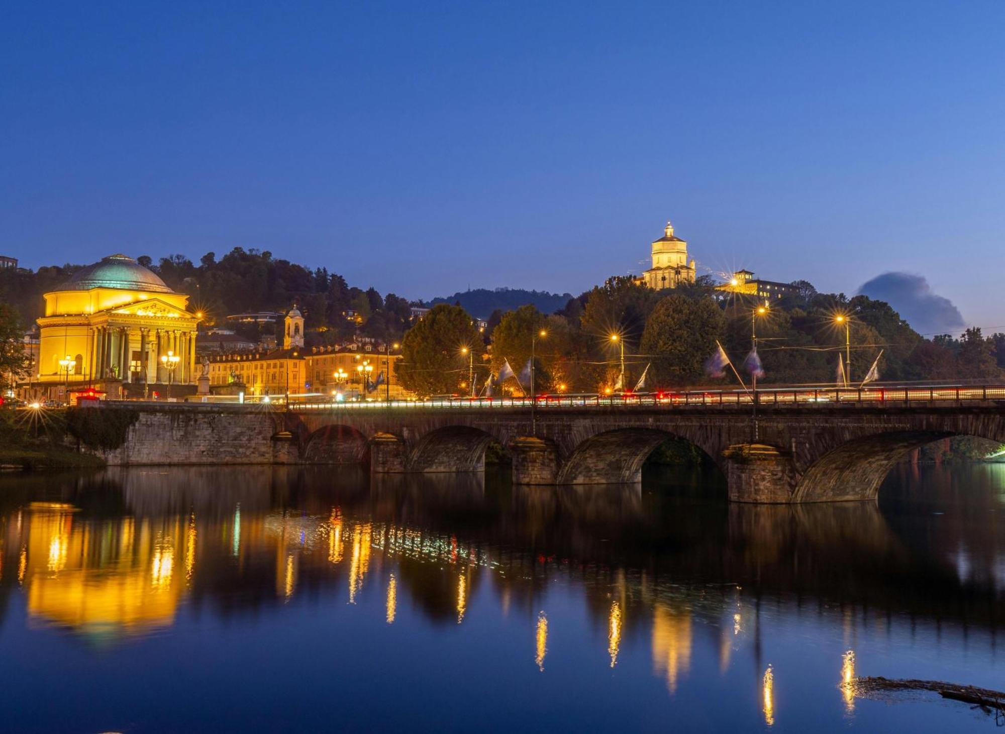 Dimora Del Bonsignore Turin Bagian luar foto